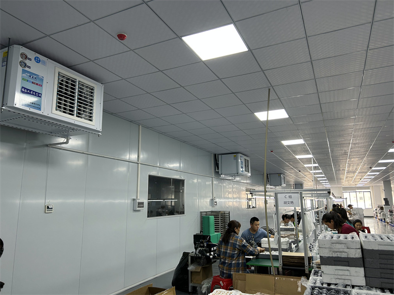 服裝廠高溫難題終結(jié)！工業(yè)省電空調(diào)打造清涼生產(chǎn)環(huán)境