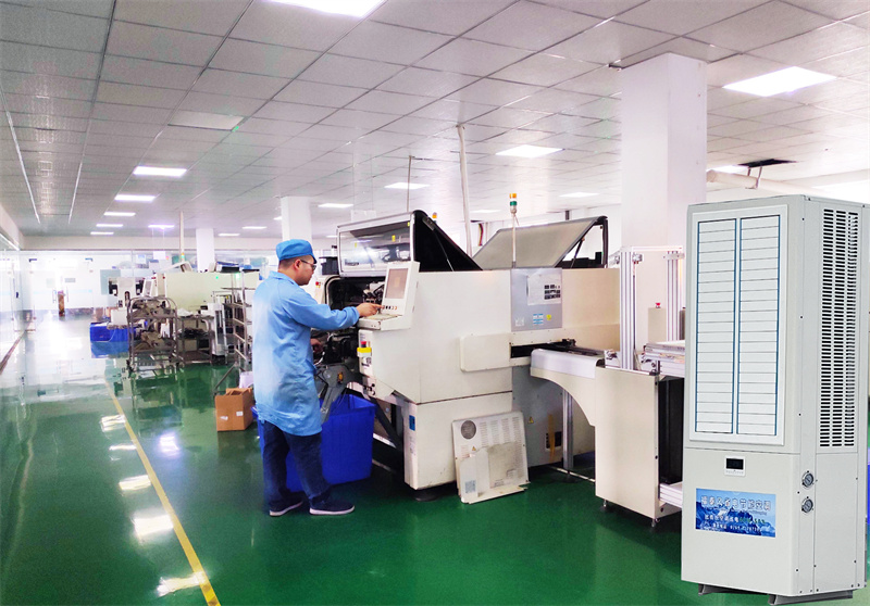 金屬車間降溫方案！